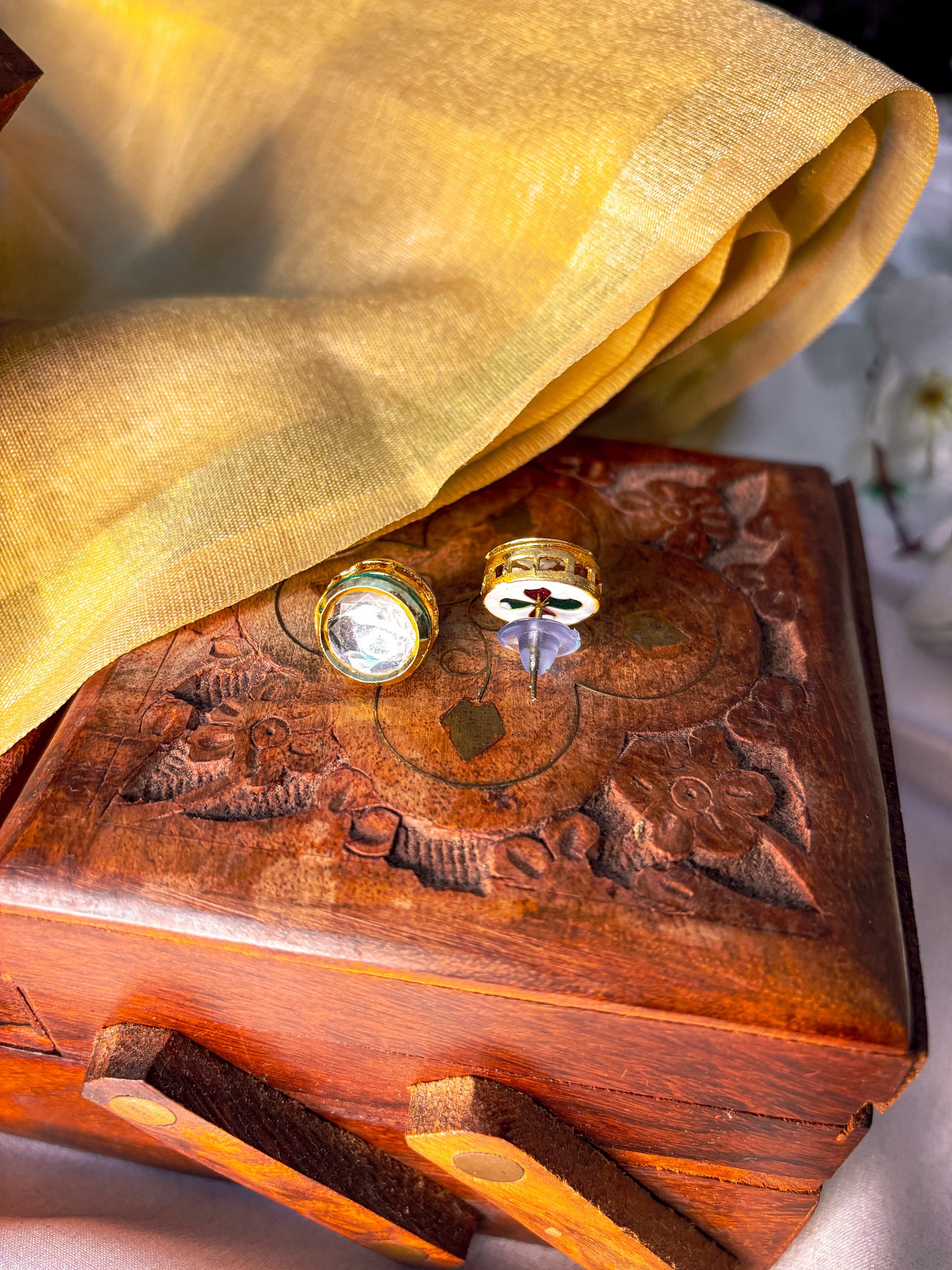 Round Kundan Studs
