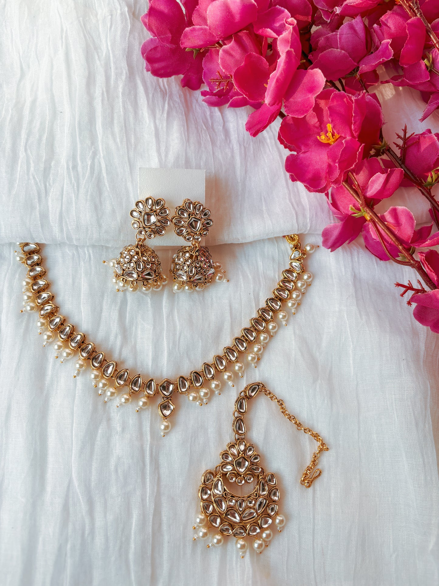 Dhara Kundan Set with Tika- Ivory