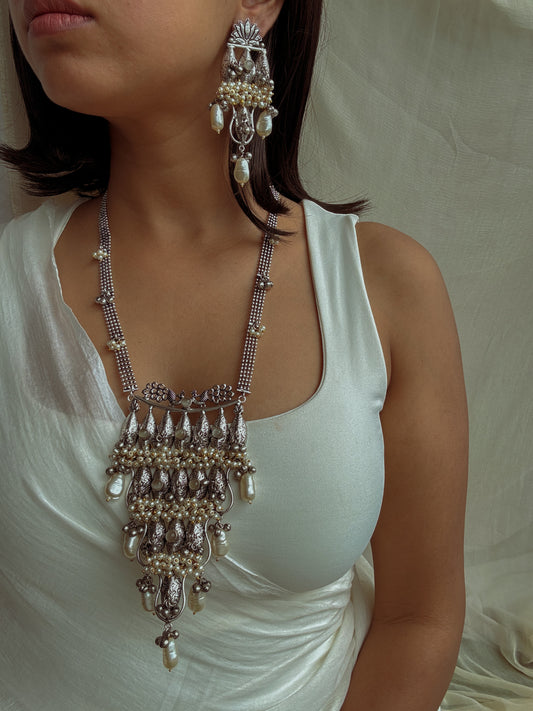 Yara Oxidized Unique Long Necklace with Pearls