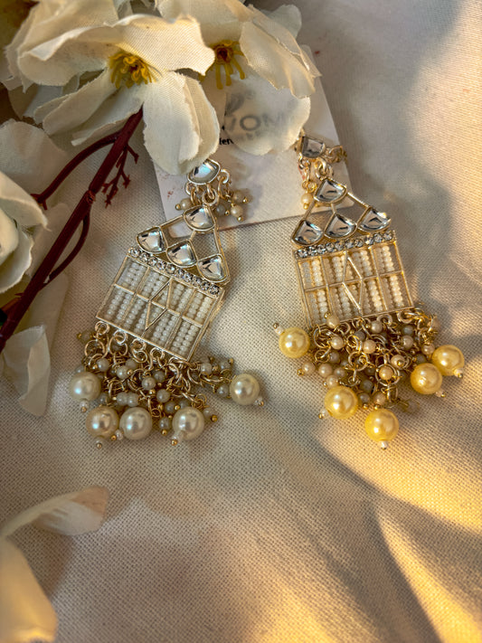 Hazel Earrings- Ivory