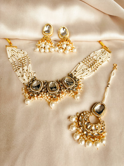 Amalia Kundan & Meena Choker