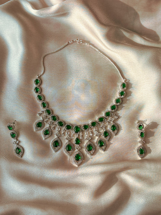 Queen's Emerald American Diamond Choker with Earrings