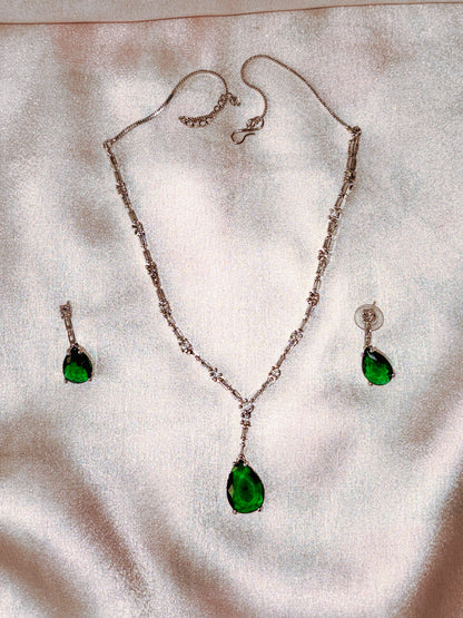 Shanaya Emerald Necklace Set